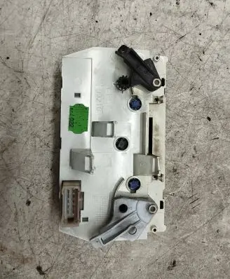Citroen Xsara Picasso Climate control unit 1068701