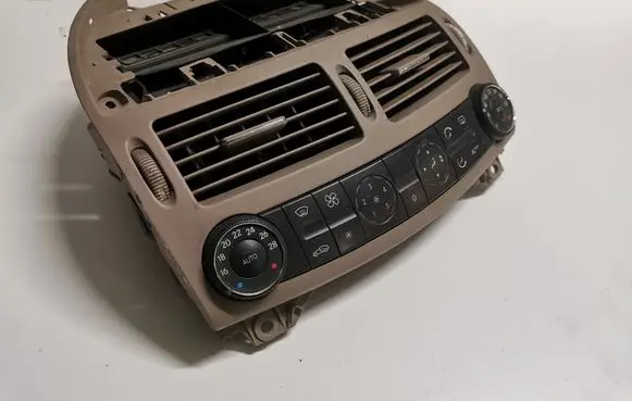 Mercedes-Benz E W211 Climate control unit 2118300385