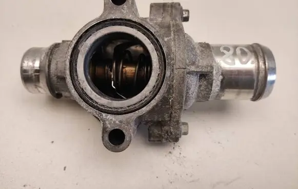 Ford F150 Thermostat/thermostat housing BR3E8A587MC