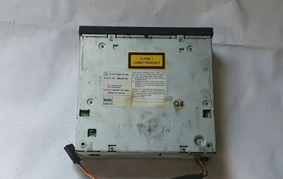Mercedes-Benz CLS C219 CD/DVD changer A2118202489