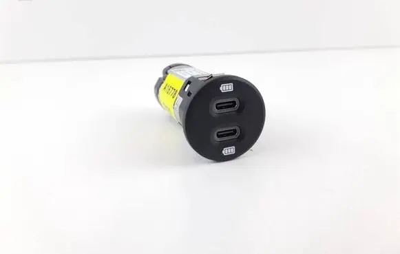 Porsche Macan (95B) USB socket connector 95B035252H 95B035252