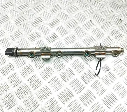 Volkswagen Golf VII Fuel main line pipe 04E133320D 06J906051F