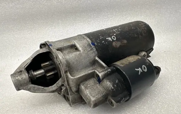 Audi A4 S4 B5 8D Starter motor 1005821478