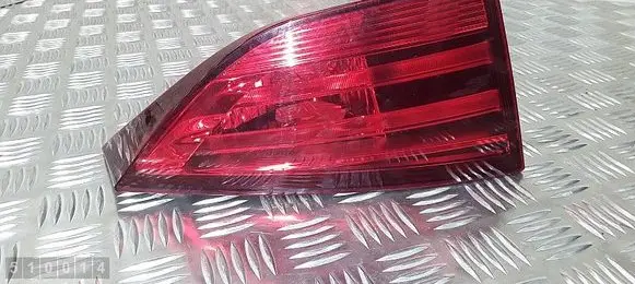 Tailgate rear/tail lights