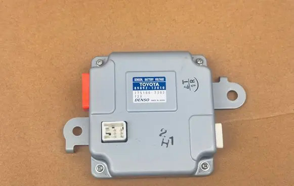 Toyota Auris E180 BSM Control unit 8989212010