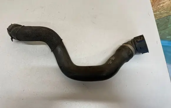 Opel Insignia B Engine coolant pipe/hose 39087124