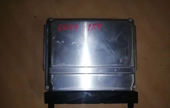 Volvo S60 Engine control unit/module 08675760
