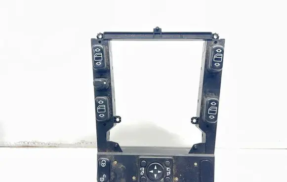 Mercedes-Benz ML W163 Electric window control switch A1638205010
