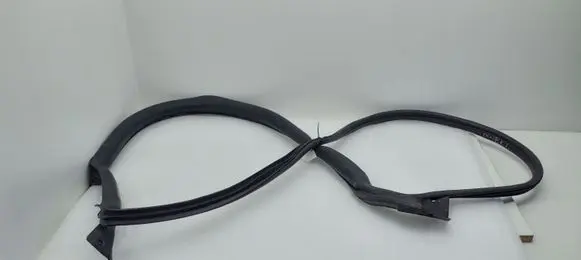 Mitsubishi Eclipse Front door rubber seal 3A24Y05