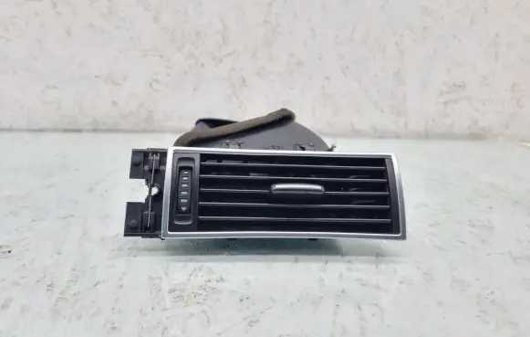 Audi A6 S6 C6 4F Dashboard side air vent grill/cover trim 4F1820902D
