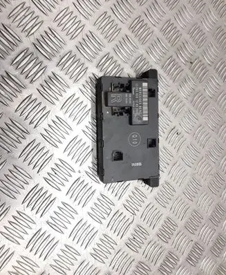 Mercedes-Benz C W203 Door control unit/module 2038201285