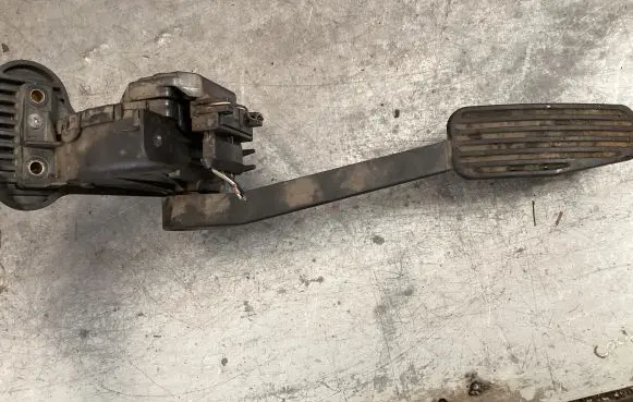 Volvo S60 Accelerator throttle pedal 30683514 6PV00853713