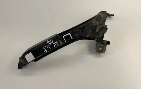 Honda CR-V Front bumper mounting bracket