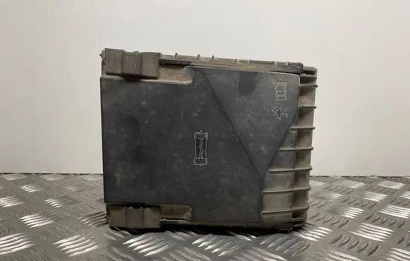 Volkswagen PASSAT B6 Fuse box set 3C0937125