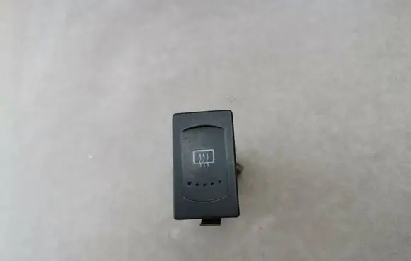 Volkswagen Golf IV Windscreen/window heater switch 3B0959621C