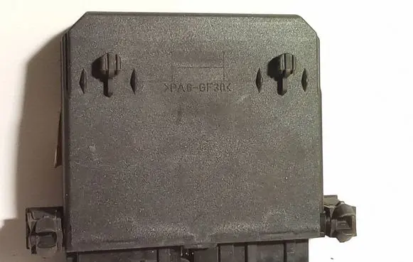 Mercedes-Benz E W210 Door control unit/module 2108203526