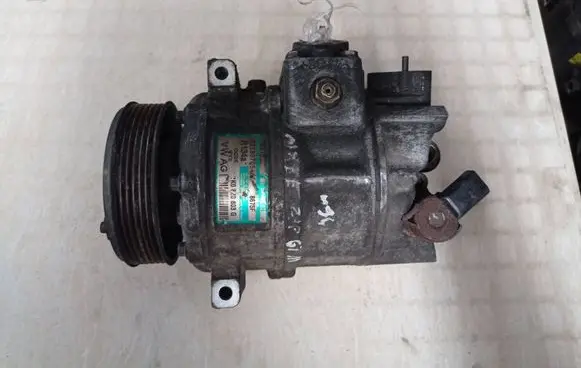 Volkswagen Golf V Air conditioning (A/C) compressor (pump) 1K0820803G
