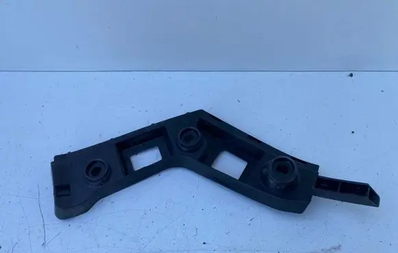 Rear bumper mounting bracket