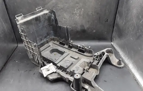 Volkswagen PASSAT B7 Battery tray 1K0915325B 1K0915325 1K0915333