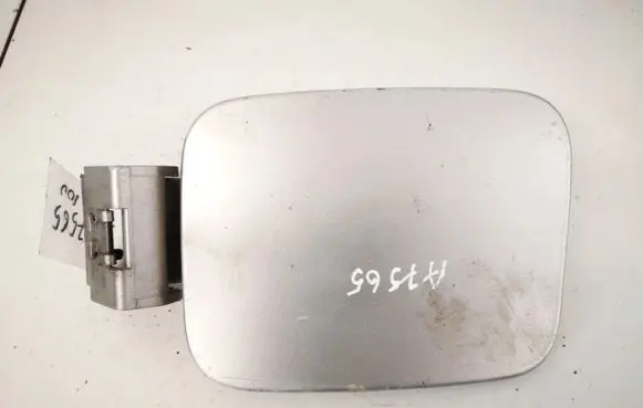 KIA Carens I Fuel tank cap