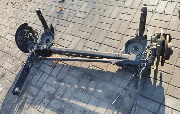 Renault Trafic III (X82) Rear beam 