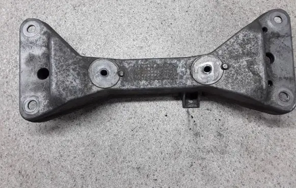 BMW 4 F32 F33 Gearbox mounting bracket 6796605
