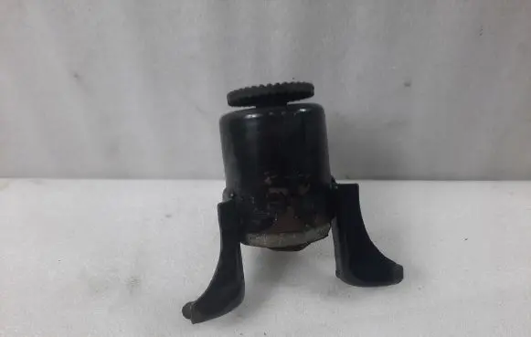 Ford Fiesta Engine mount bracket 8V516F012BF