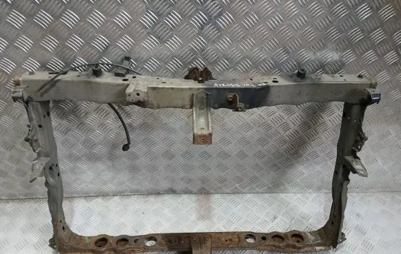Toyota Avensis T270 Radiator support slam panel