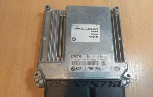 BMW 7 E65 E66 Engine control unit/module ECU 0281011886 7798506 7798427