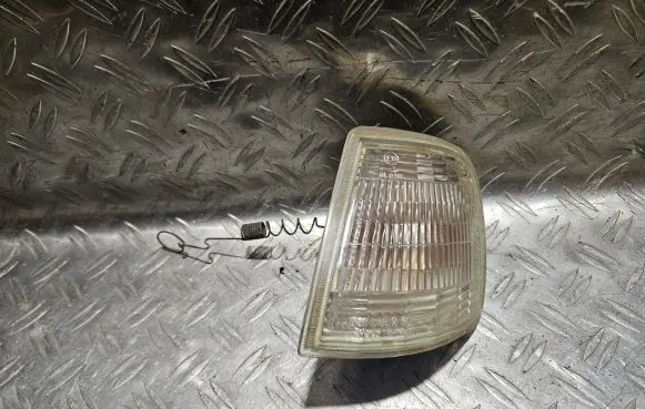 Peugeot 405 Front indicator light 010206 183342L1