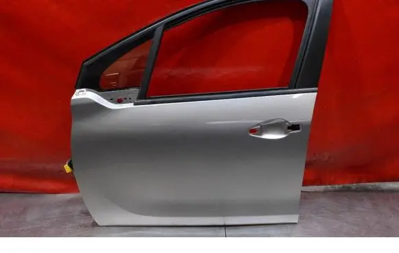 Peugeot 208 I Front door