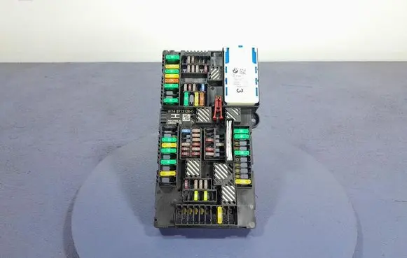 Audi A4 S4 B7 8E 8H Fuse box set 8713126
