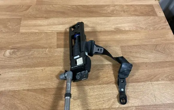 Volvo V50 Front seatbelt 6090888R0B