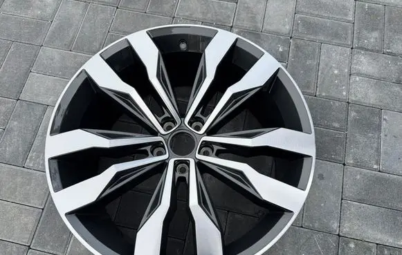 Volkswagen Tiguan Allspace R20 alloy rim 5NN601025E