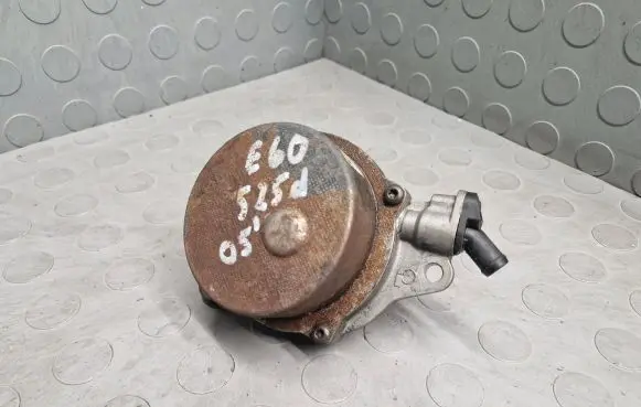 BMW 5 E60 E61 Vacuum pump 7791232