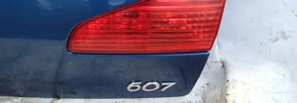 Peugeot 607 Tailgate rear/tail lights