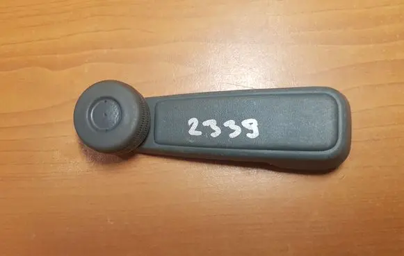 Opel Kadett E Front door window winding handle 90186641
