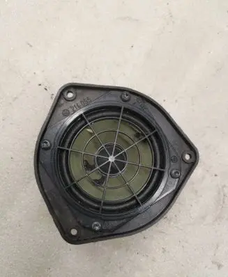 Audi A8 S8 D2 4D High frequency speaker in the rear doors 