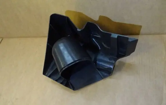 Renault Trafic III (X82) Intercooler air guide/duct channel 960150246R 93454204
