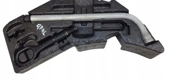 Audi Q7 4L Tool box 4L0011075