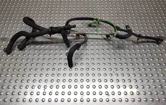 Volkswagen Golf VII Fuel line pipe S27708308 04L201360M