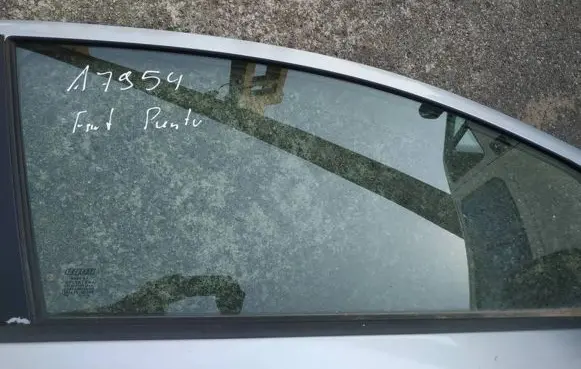Fiat Punto (188) Front door window glass four-door