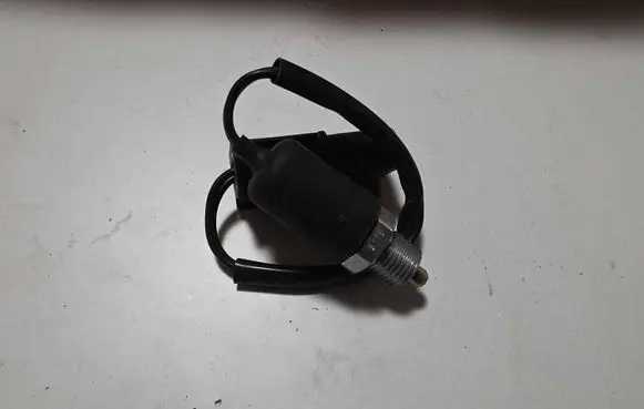 Nissan Bluebird Reversing light switch sensor XRLS29