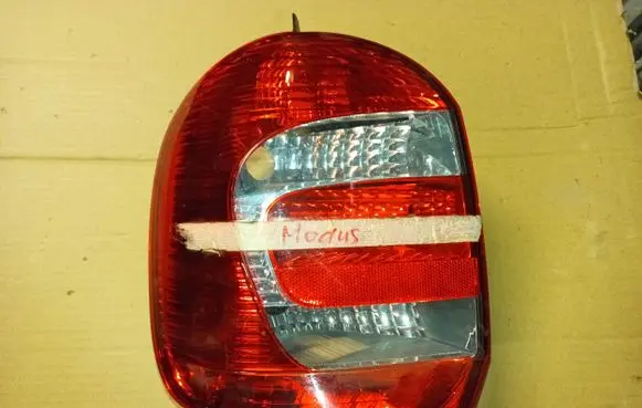 Renault Modus Rear/tail lights 8200658411r 8201012186n