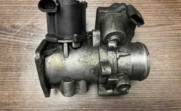 Volkswagen II LT Throttle valve 076128063A A2C53098068