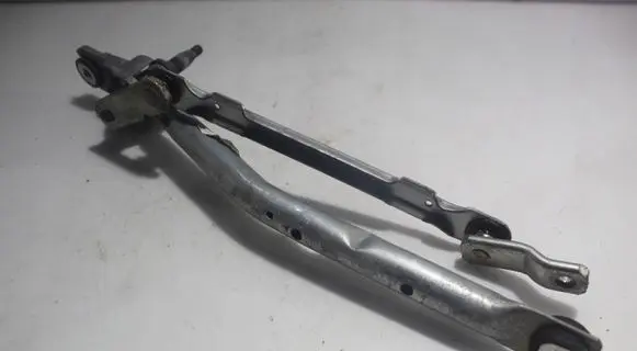 Peugeot 107 Front wiper linkage 