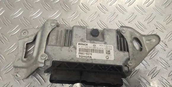 Toyota Yaris Engine control unit/module 896610D270