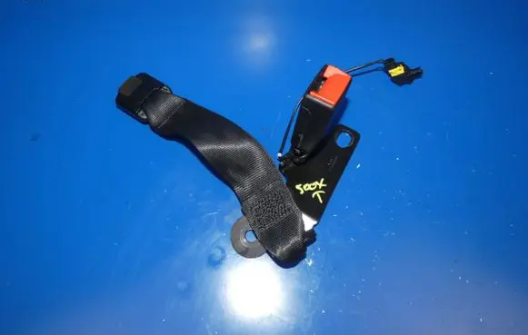Fiat 500X Rear seatbelt buckle 