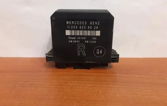 Mercedes-Benz C W203 Door control unit/module 2038206626 8998