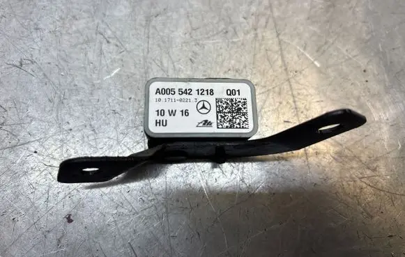 Mercedes-Benz E AMG W212 Airbag deployment crash/impact sensor A0055421218